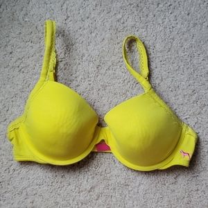 T-shirt Demi PINK bra Victoria's Secret